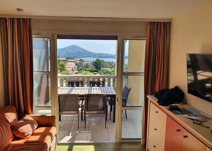 Cap Esterel 公寓 *